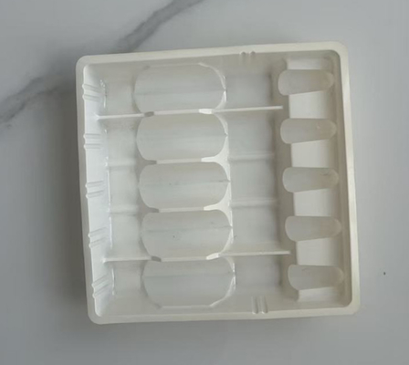 Weiße PET-Plastikblasen für Arzneimittel im Inneren des Fälschungsschutzmusters Ampulle Blasenfach Verpackung und Lagerung