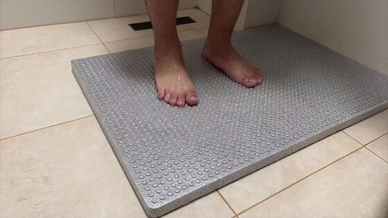 Mold Resistant Fast Drainage Shower Mat with Massage Bumps Non Slip Bath Mat for Bathroom Safety